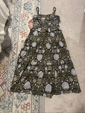 NWT- Tuckernuck Floral Print Smocked Midi Dress in Olive and Black